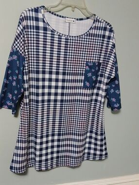 NUGGLES Navy & White Plaid Mixed-Print Women's Top